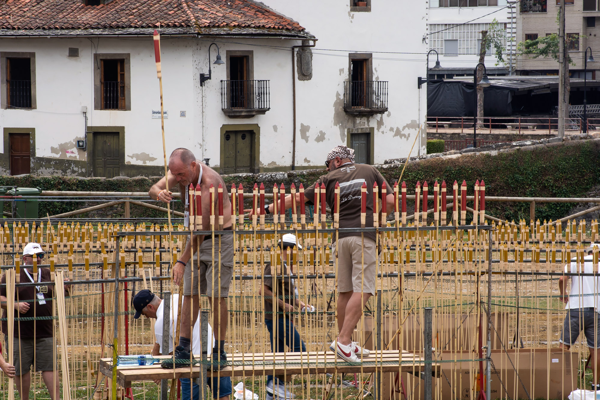 Setting up La Descarga in Cangas del Narcea