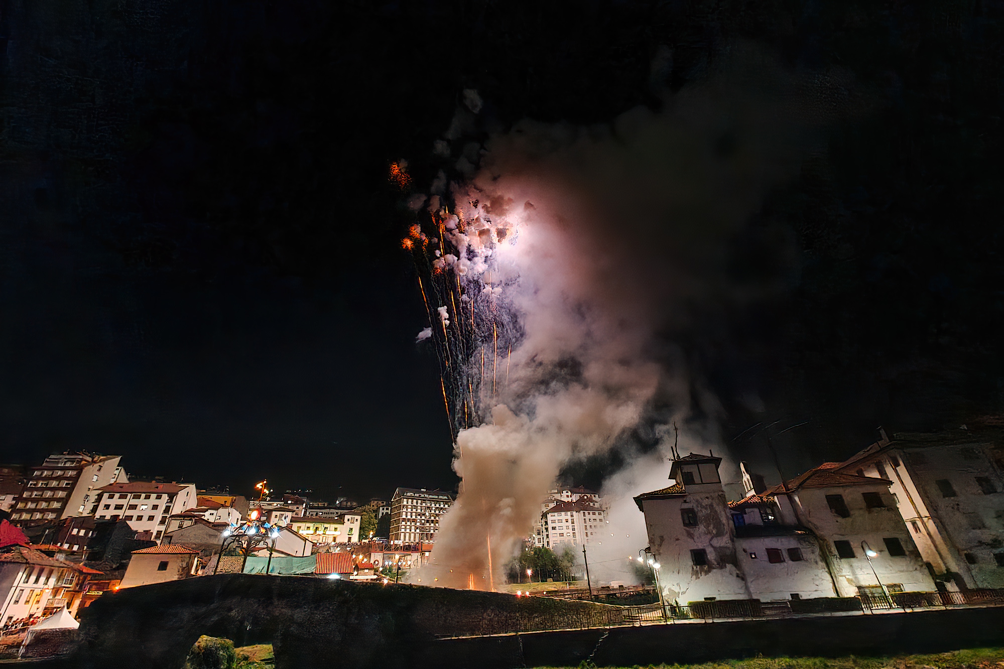 37 Cangas del Narcea Asturias IMG 20220715 011632 The Fireworks of Cangas del Narcea in June - El Carmen and Magdalena