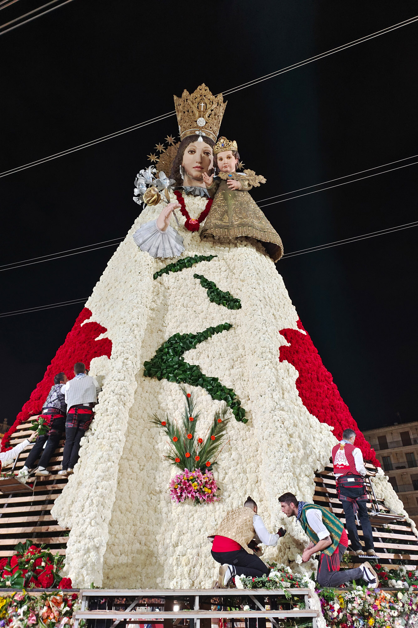 The dress from the front Virgin La Ofrenda Fallas